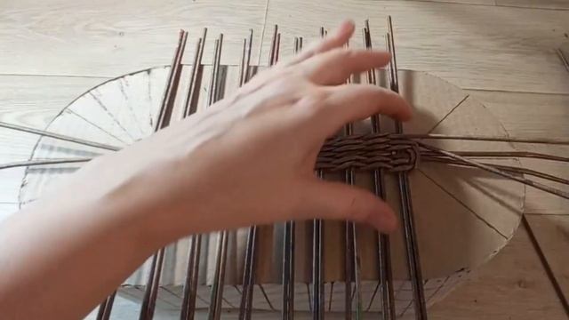 МК. Простое овальное дно из газетных трубочек. Плетение из газет.