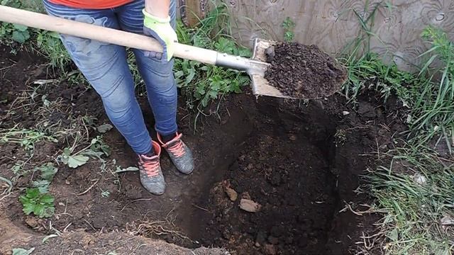 "Строим дом в деревне" Отлили арболит. Начали откапывать фундамент из арболита. смотреть онлайн