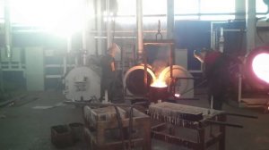 Заливка металла в центробежную машину(Metal priming in the centrifugal machine)