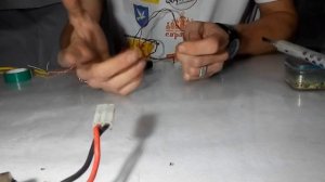 RC Garage. Выпуск 1. Ремонт Света. Оторванные провода на штекере.