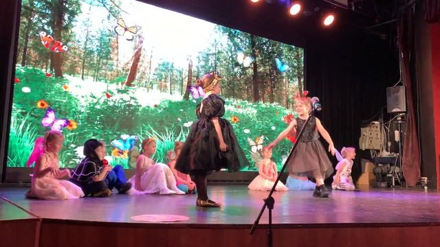 Спектакль Муха-Цокотуха смотреть онлайн