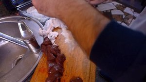 Баранья печень и сальник на рынке