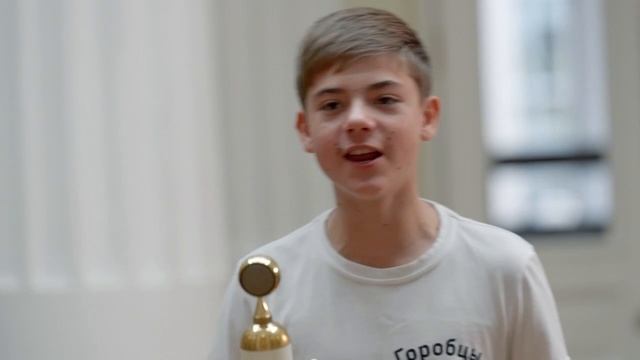 Песню «Если с другом вышел в путь» поют многодетные семья❤️