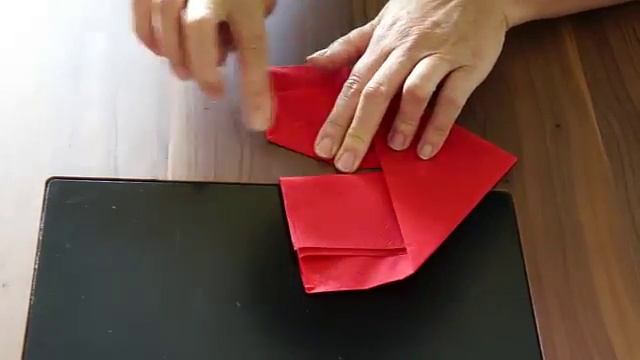 Как красиво сложить салфетки Сердце из салфетки !Herz. Servietten falten смотреть онлайн