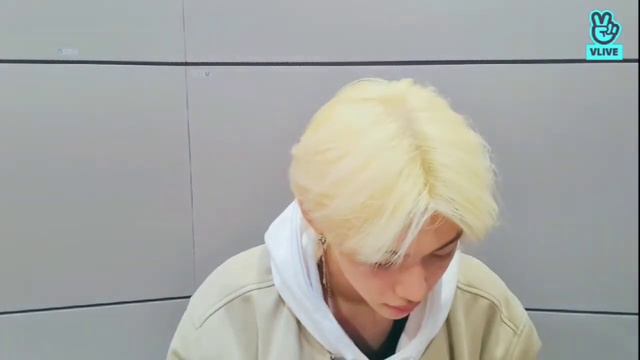 Felix playing piano [V live ] 14.1.2021 смотреть онлайн