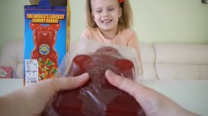 ✿ The World's largest #gummybear. Giant Самый большой в мире #Желейный ( #мармеладный ) #Мишка