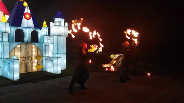 Огненное ШОУ на Фестивале Гигантских Китайских Фонарей в Ботаническом саду.