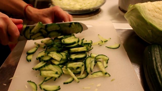 С наступающим новым годом! готовлю самый вкусный салат без мяса, пальчики оближешь. смотреть онлайн