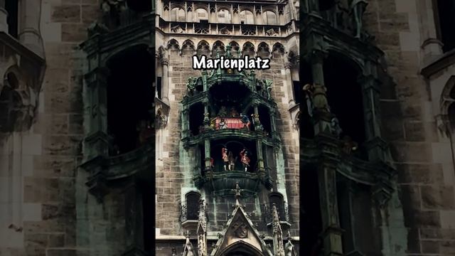 Marienplatz и уникальные часы в Мюнхене