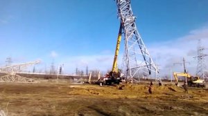 Установка опоры ЛЭП автокраном через шарниры. (Видео 38)