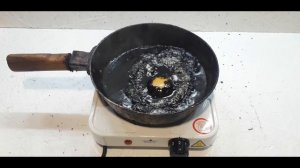 Жарим яйцо в моторном масле\Fry an egg in engine oil