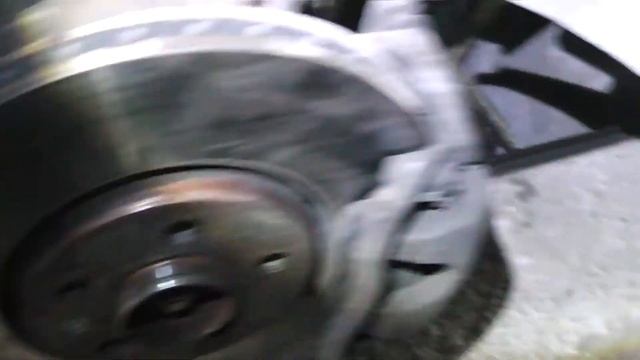 Восстановление резьбы в поворотной цапфе под скобу супорта смотреть онлайн