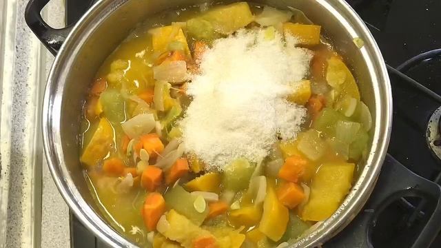 Узнай, как готовят кабачковую икру на западной Украине! смотреть онлайн