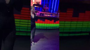 Бар руки вверх . А кто поет ? Узнали ? Ольга Фролова ❤️