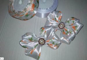 #Бантики ? с розами из атласных лент 2,5 см