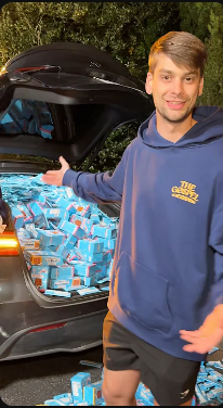 Я Наполнил Машину Чендлера Feastables смотреть онлайн