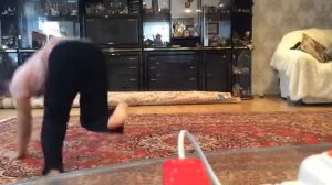 Что делать двум мальчикам если они дома одни!!!???