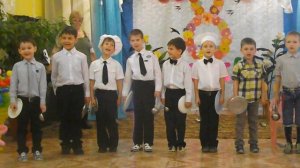 мальчики поют