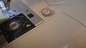 Minerva MC500 проблема с челноком шпуледержателем и натяжением нити. Поломка швейной машинки