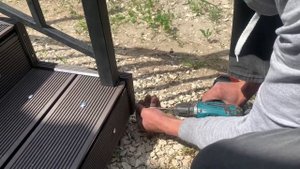 Монтаж лестницы Оптима двухсторонняя 3 ступени с площадкой и навесом.