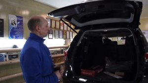 Тойота Фортунер переделали под бесключевой доступ и старт стоп. Электропривод багажника.