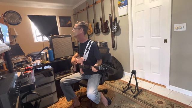 Wicked Game - Fender OG pickups in a eBay Bass смотреть онлайн