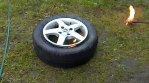 Накачиваем колесо бензином