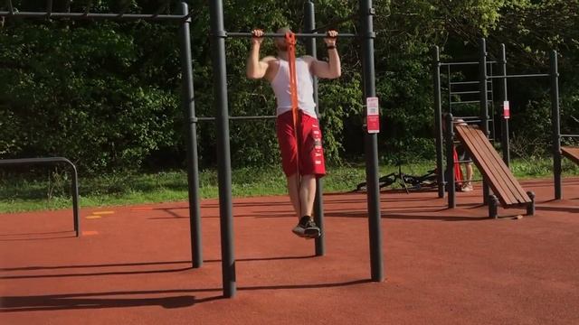 Подтягивания с резиной #functionaltraining #тренеронлайн #тренировкаспины
