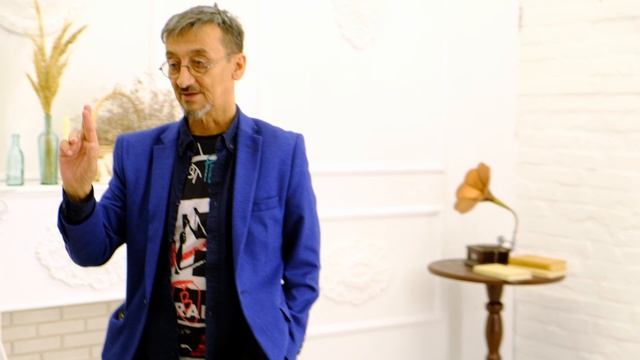 Фрагмент занятия, тема жестикуляция и правильное построение ответов.