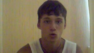 Заикающийся парень читает реп!!!