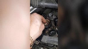 Замена КВКГ Клапан вентиляции картерных газов N52B30 X5E70 без снятия клапанной крышки