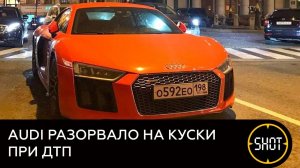 В Москве Audi R8 разлетелся на куски и загорелся после удара об столб