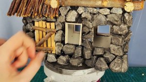 Избушка из природных материалов. Домик из картона своими руками. Избушка в лесу.