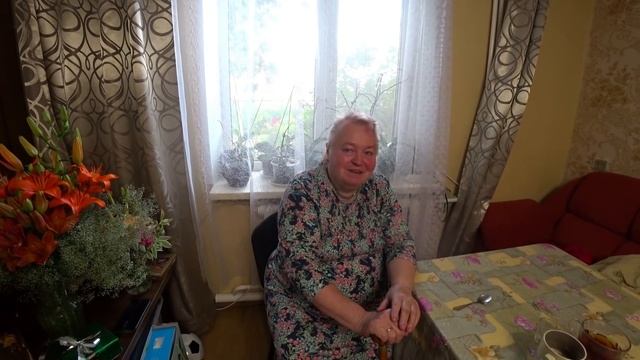 День рождение бабушки. Первый урожай помидоров. Праздничный стол. Торты. Подарки. Нитратометр. смотреть онлайн