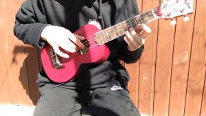 Спанч боб на укулеле!!!!