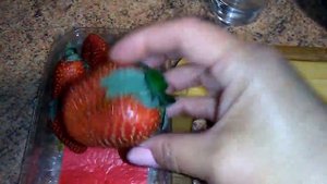 Клубника с уксусом бальзамическим.кухня Испании.