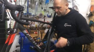 Снимаем шатуны SHIMANO с велосипеда
