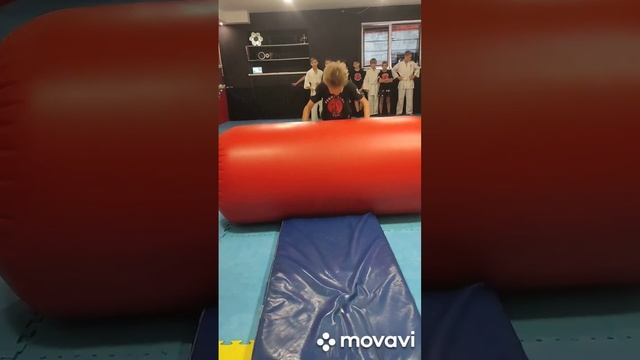 Прыгай с нами! Тренировка юных бойцов ММА в Саратовском Филиале Академии Боевых искусств ERA VIP смотреть онлайн