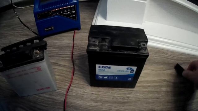 Заряжаем аккумулятор мотоцикла. Зимняя и обязательная профилактика смотреть онлайн