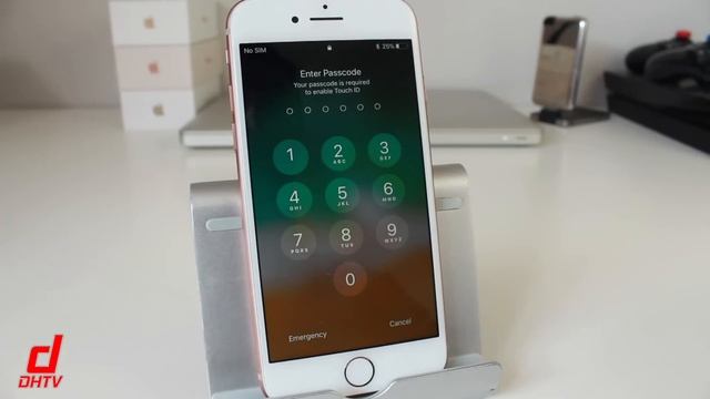 iPhone 8 & 8 Plus Tips & Tricks You Need To Know - How To Use The iPhone 8 смотреть онлайн