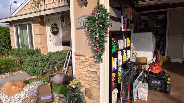 Украсили передний двор к Рождеству смотреть онлайн