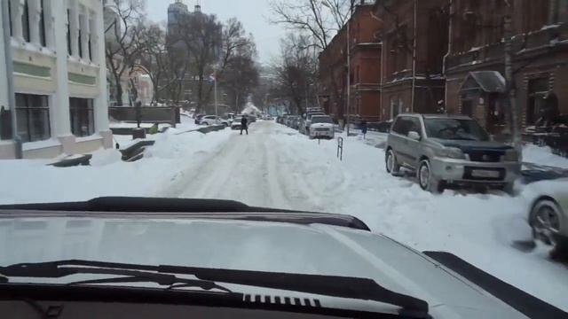 зачем в городе внедорожник!?))