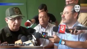 COMANDANTE DE POL. HUMILL4 A ROMULO CALVO EN CONFERENCIA DE PRENSA.