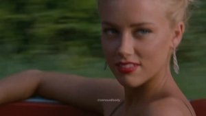 Как Эмбер Хёрд соблазнила Джонни Деппа: язык тела в фильме Ромовый Дневник — читай описание