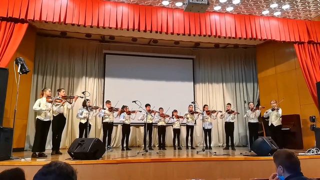 Герман "Привет, Долли!" сводный ансамбль "Виолино" и "Озорные нотки" ДМШ № 13 смотреть онлайн