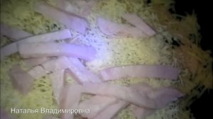 Картофельная запеканка с ветчиной и сыром на сковородке