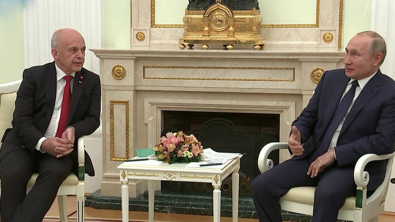 Владимир Путин провел переговоры с президентом Швейцарии Ули Маурером