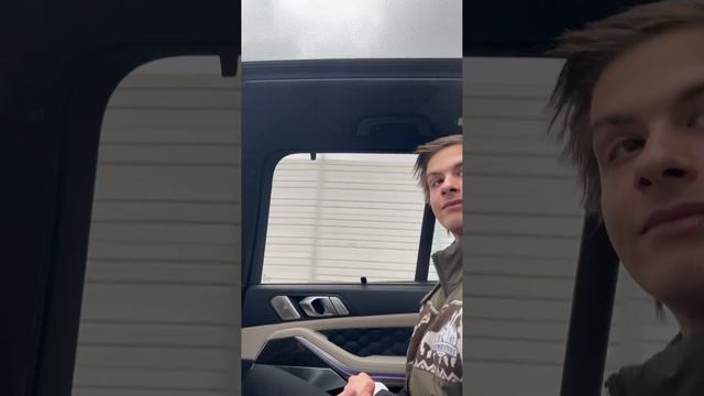 Некоглай покатал Иванзоло на машине