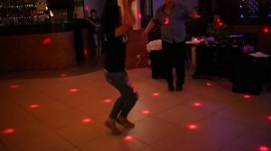 #русская девушка танцует лезгинку