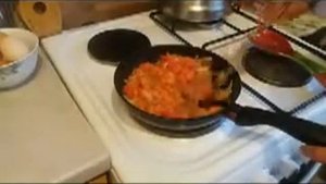 Яичница с помидорами на сале.Как Приготовить Вкусную Яичницу с Салом на Завтрак.